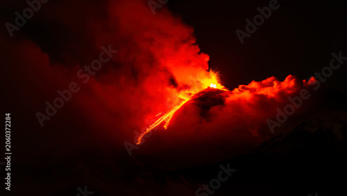Valokuva eruption of volcano during night ,  Night sky fire explosion burst flame smoke burning light glow hot