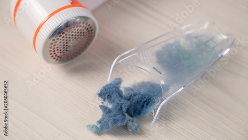 Принти на полотні Cleaning the lint remover. Consumption is sustainable.