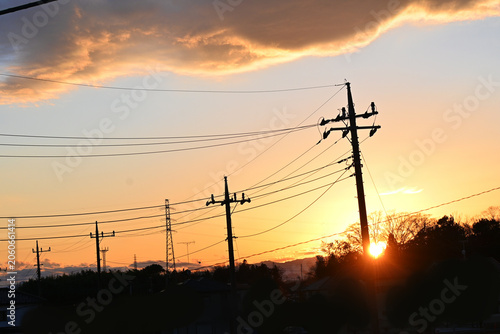夕焼けと電線