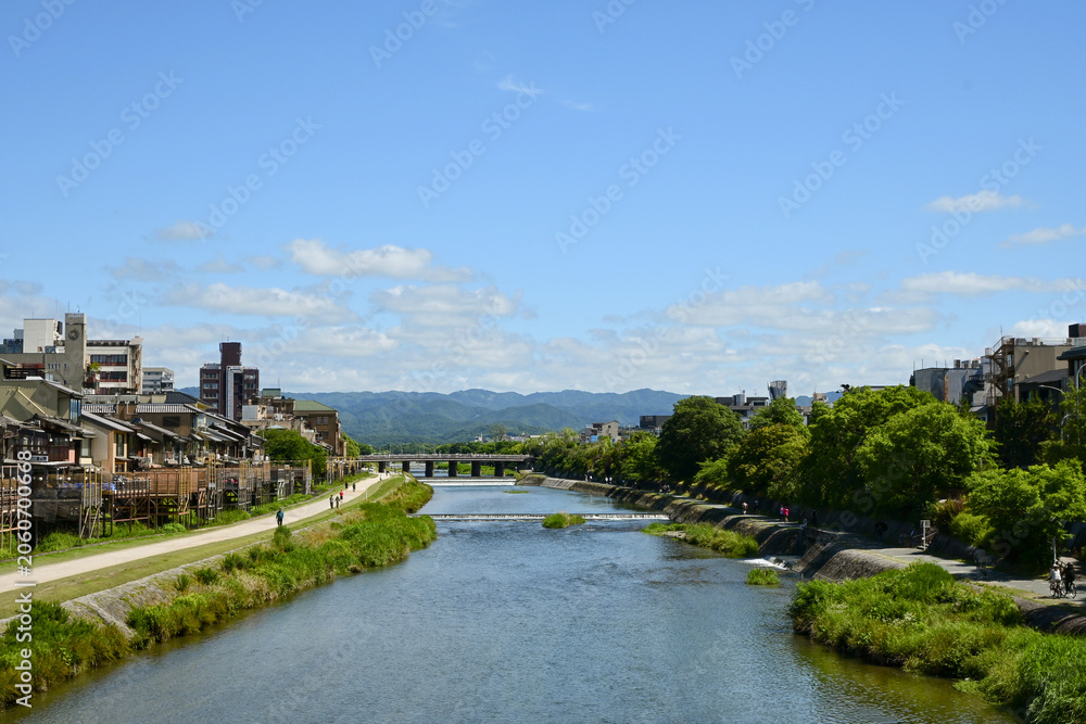 Fototapeta premium View of Kamogawa River from Shijo Bridge in Kyoto, Japan