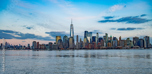Konstfotografi New York Manhattan with Freedom Tower and WTC at dusk