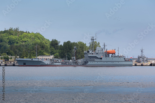 Statek zacumowany w porcie