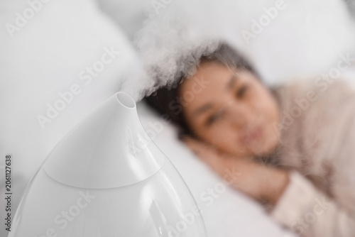 Air humidifier against woma...