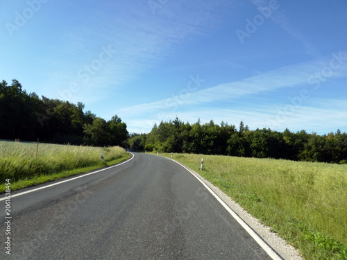 Landstraße zwischen Steppach und Unterneuses ST2263