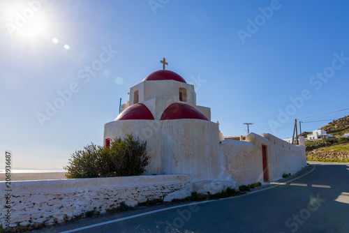 Fotografija Red-Domed Small Church on the Island of Mykonos, Greece