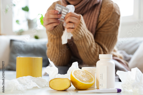 Pills with lemon, ginger an...
