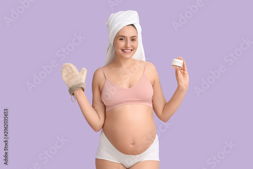 Beautiful young happy pregn...