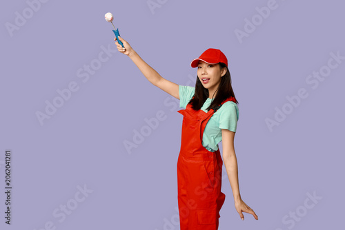 Female Asian painter with r...