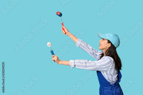 Female Asian painter with r...