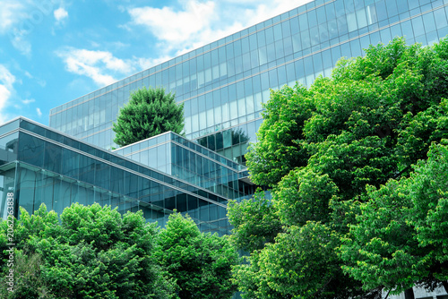 Quadro su tela Eco-friendly building in the modern city