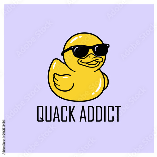 фотографія Rubber Duck Wearing Sunglasses Smiling.