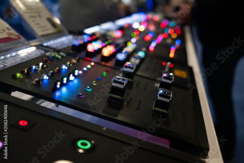 Tableau sur toile audio mixing console