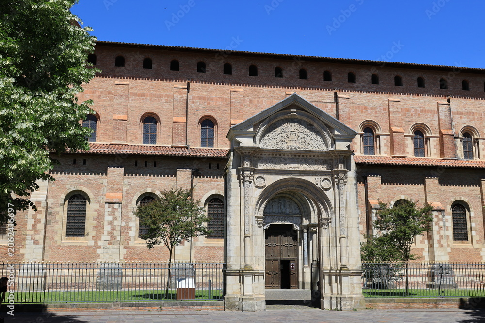 Fototapeta premium Main entrance of the Basilica of Saint-Sernin in the French city Toulouse 