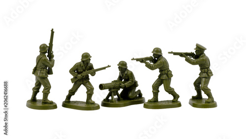 Φωτογραφία Five green plastic toy soldiers in combat poses, isolated on transparent backgro