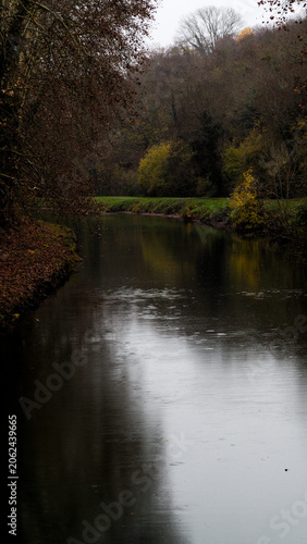 Canal du Midi, à proximité de Langon, par temps pluvieux