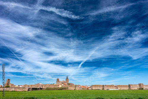 Bild auf Leinwand Panoramic view of the medieval city wall and the historic town profile of Madrig