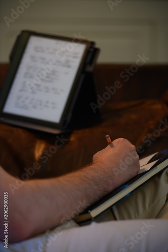 Foto Transcribing to note cards