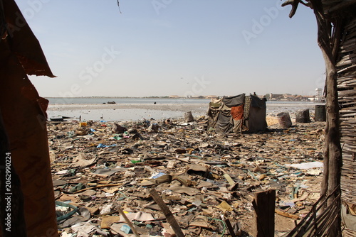 bidonville, pollution au Sénégal à Kaolack