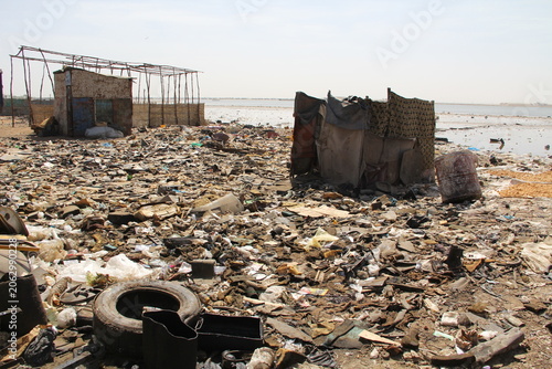 bidonville, pollution au Sénégal à Kaolack