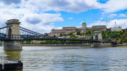 Fotografi Széchenyi Chain Bridge (Hungarian: Széchenyi lánchíd) over the Danube river in Budapest, capital of Hungary