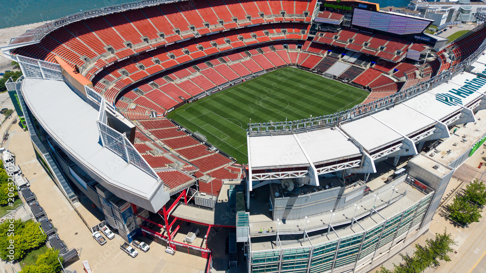 Naklejka premium Aerial shot of Huntington Bank Field home of the Browns NFL Team in downtown Cleveland Ohio USA