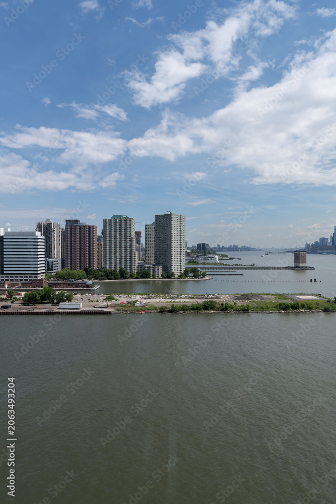 Obraz premium Jersey city skyline along hudson river waterfront