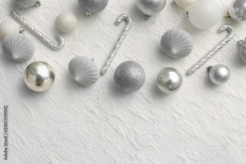 Silver Christmas baubles wi...