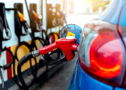 Obraz na płótnie Car fueling at gas station