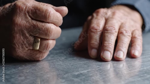 A Poignant Capture of Aging Hands: Delicate Details and Expressive Gestures Reflect the Passage of Time and Human Experience