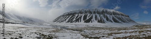 Foto Panoramic View of Snow Covered Mountains in Svalbard, Norway