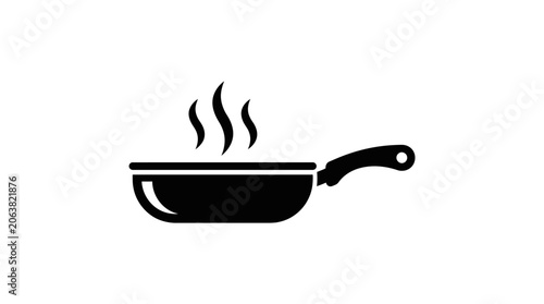 Φωτογραφία Black frying pan with steam rising.