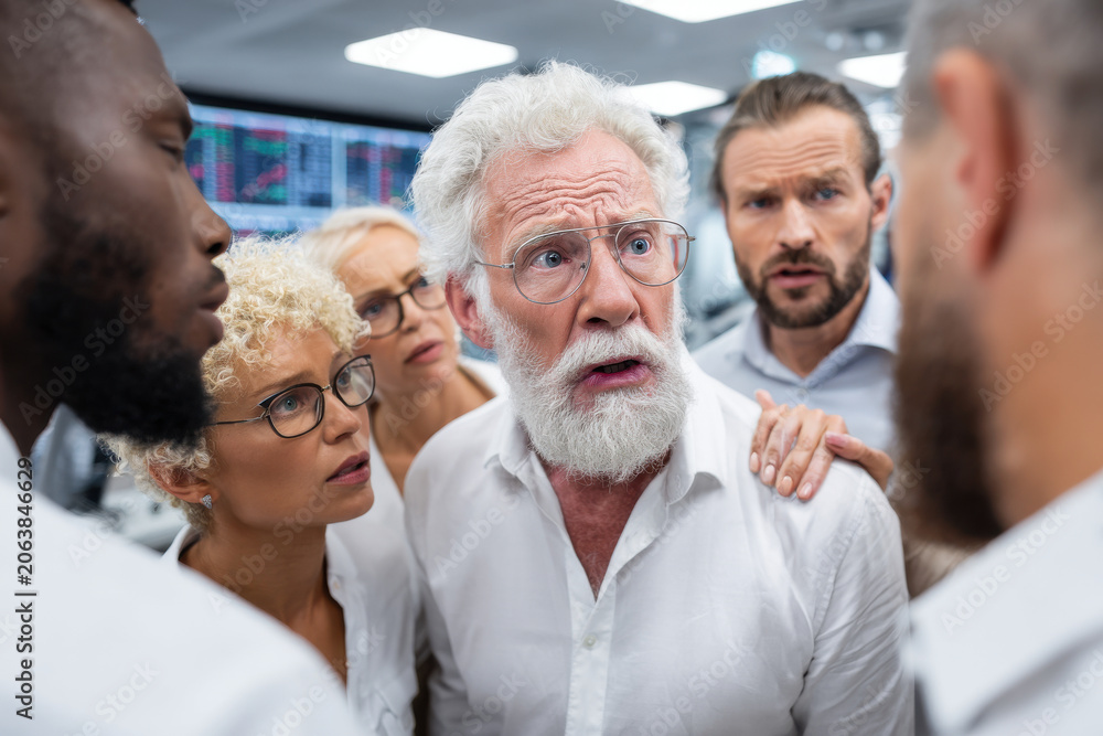 Fototapeta premium dynamic scene emotions of investors on financial market as they react to fluctuating stock prices