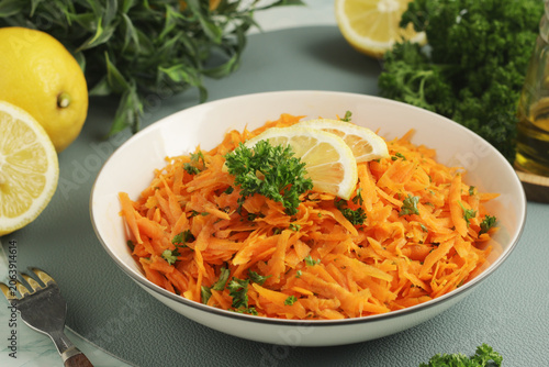Φωτογραφία Salad Carrotes rapees - traditional French dish made of carrots