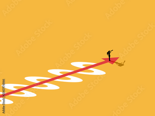 Foto clever businesswoman succeeded along winding path