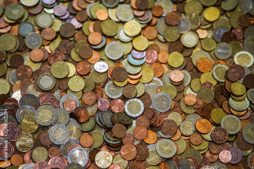 Bild auf Leinwand Euro-Münzen und Cent-Münzen