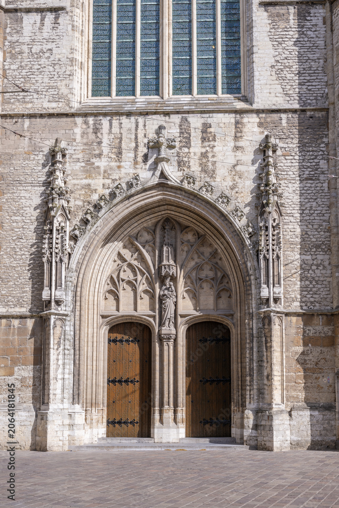 Fototapeta premium The Church of St. Nicholas is one of the oldest and most prominent monuments in the city of Ghent, Belgium.