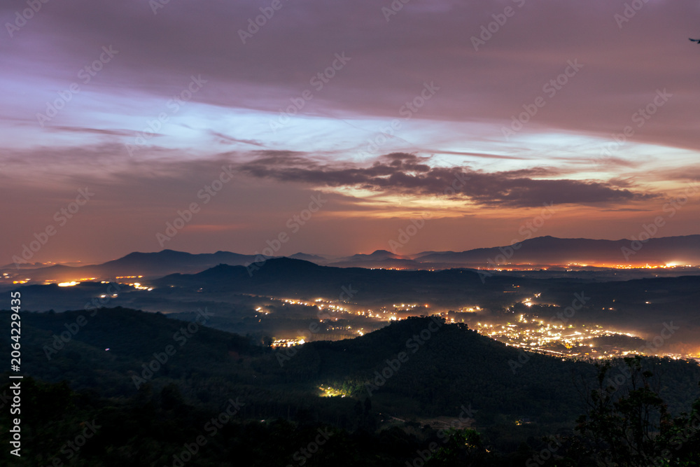 Obraz premium panoramic background of high mountain scenery, overlooking the atmosphere of the sea, trees and wind blowing in a cool blur, spontaneous beauty