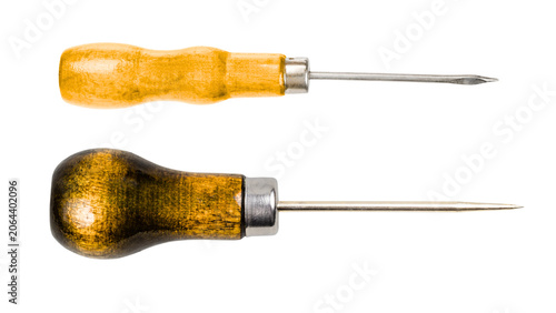 Foto Professional leather awl tool with wooden handle isolated on transparent backgro