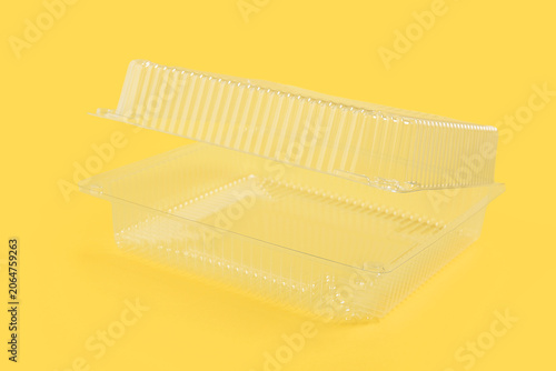 Disposable plastic food con...