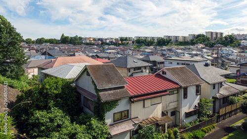 高台から眺める住宅地