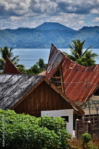 Traditional roofs facing the large lake
