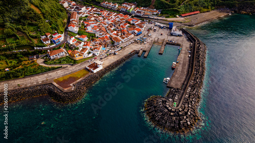 Schilderij op canvas Aerial high angle view of Ribeira Quente fishing harbor and breakwater pier