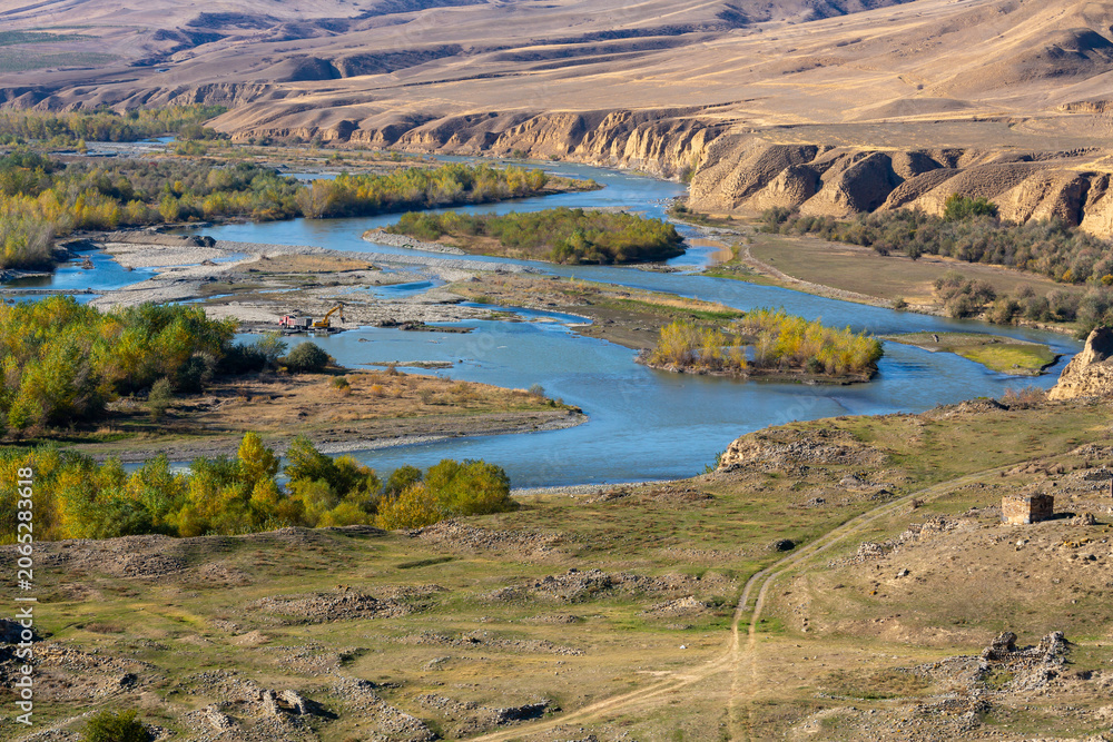 Obraz premium Landscape of river Kura in Caucasus mountains in Georgia