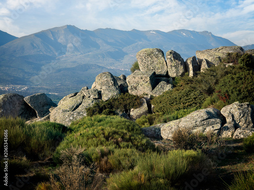 Sierra del Cabezo tras las rocas