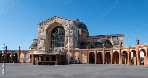 Canvas Print The Basilica of Aparecida, in São Paulo, is the largest center of Catholic faith in Brazil