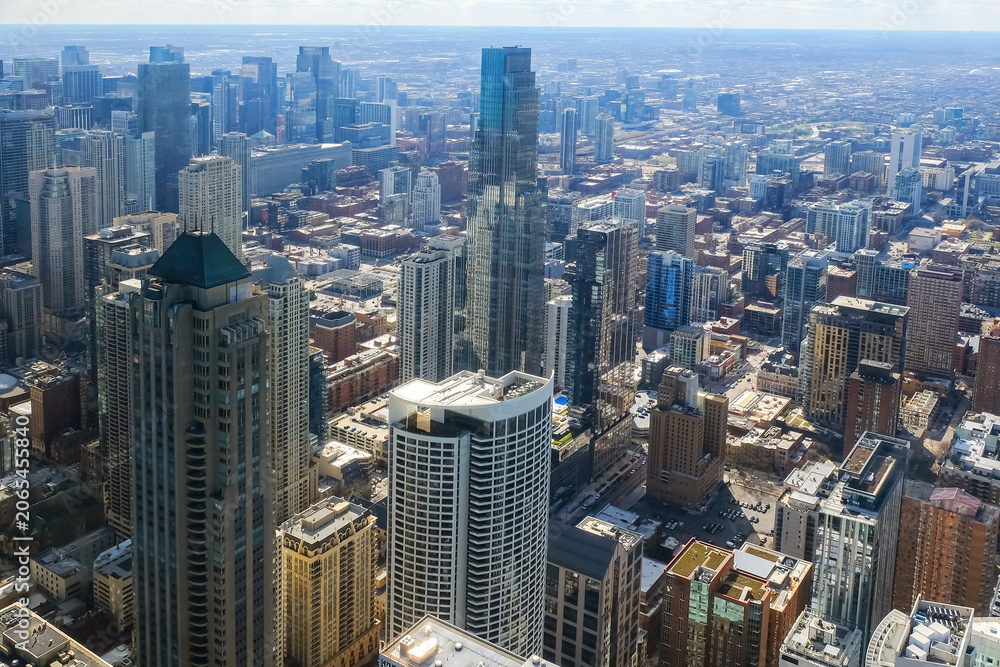 Fototapeta premium Chicago downtown aerial view at dusk with skyscrapers and city skyline