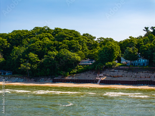 Canvas Print Aerial view of Lake Michigan shoreline with wooded bluffs and lakefront homes i