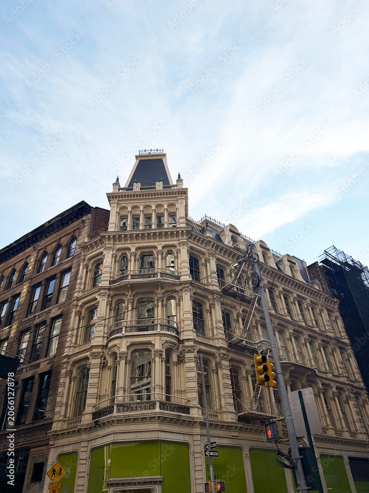 Fototapeta premium NYC BUILDINGS IN 14TH STREET