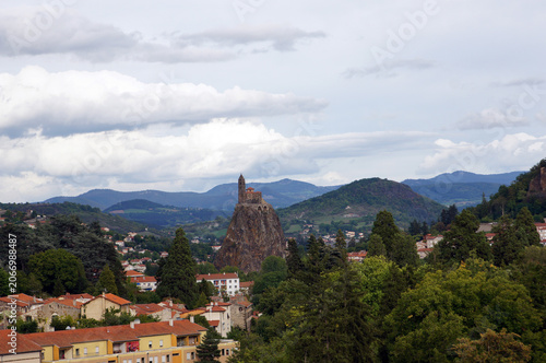 Église Saint-Michel d'Aiguilhe, vue de haut, Le Puy-en-Velay