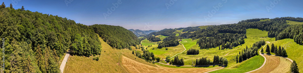 Fototapeta premium Scheltenpass, Schweizer Jura, Luftaufnahme vom 20.06.2026